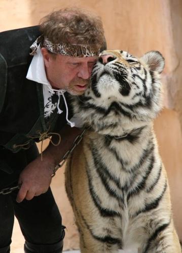 UPDATE: Animal activist protests endangered cats show