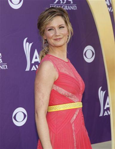 Sugarland’s Jennifer Nettles is having a baby