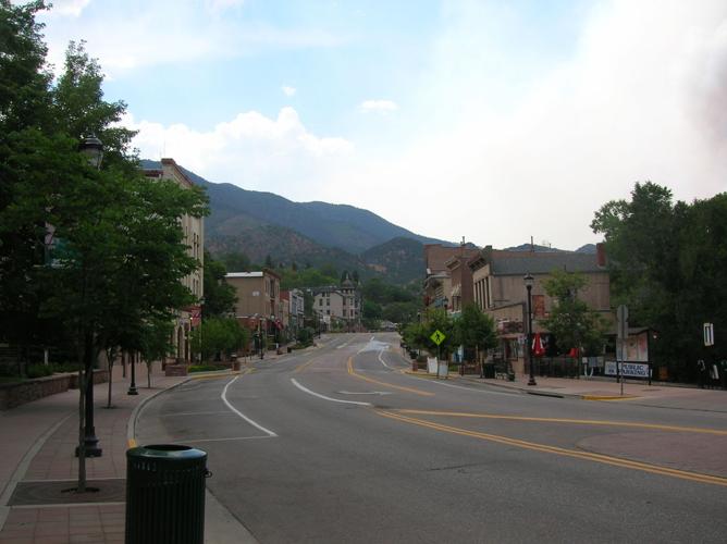 NOREEN: Manitou Springs shows its true colors