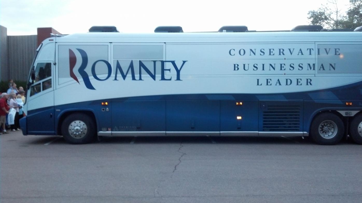 Local Republicans cheer Romney campaign bus