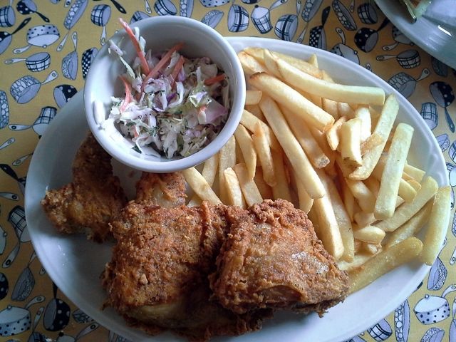 DINING REVIEW: Pantry serves up diner food that comforts, satisfies