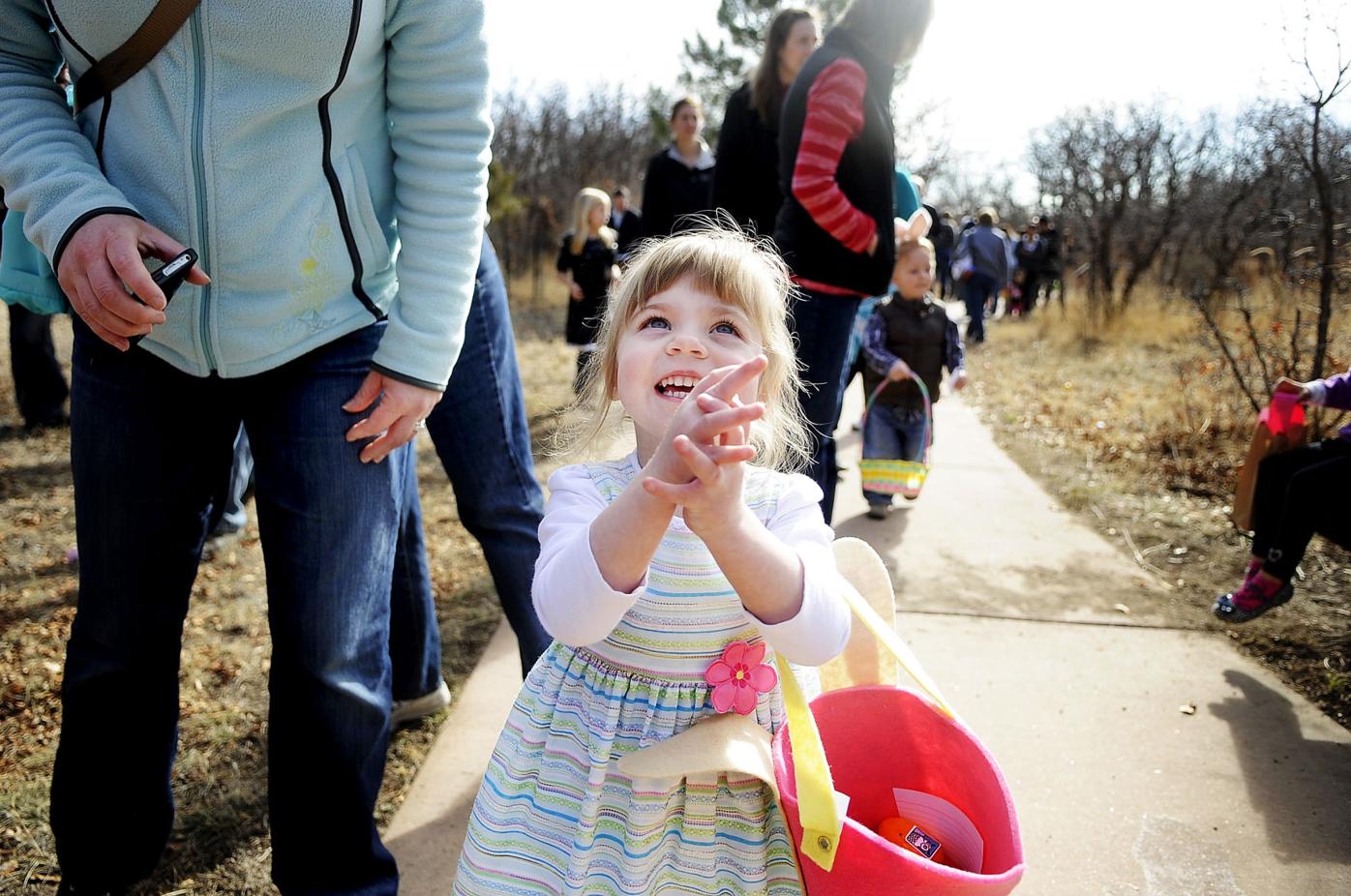 Easter egg hunts draw throngs of kids Saturday
