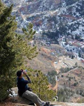 Man climbs Manitou Incline more than 700 times in 2013