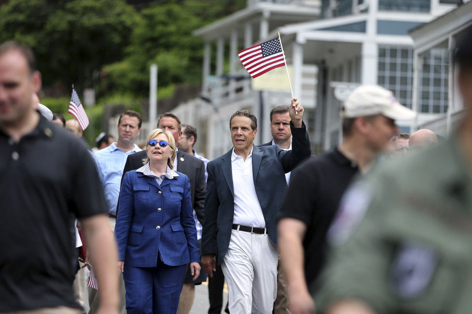 Clinton defends her support for veterans against Trump