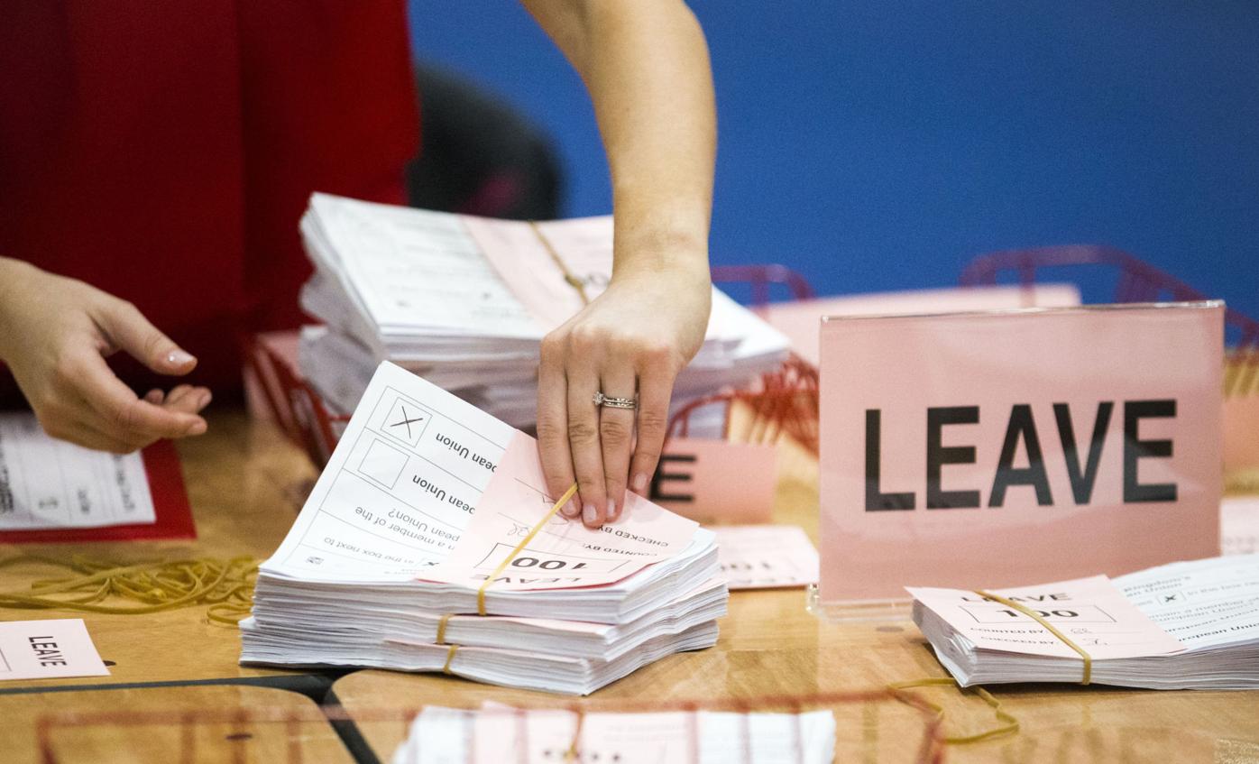 Clinton’s State Dept. calendar missing scores of entries