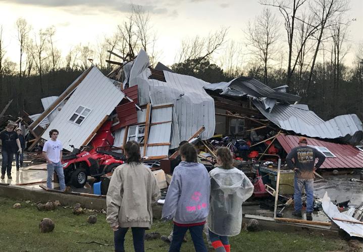 Storms kill 4, damage buildings across Southern states