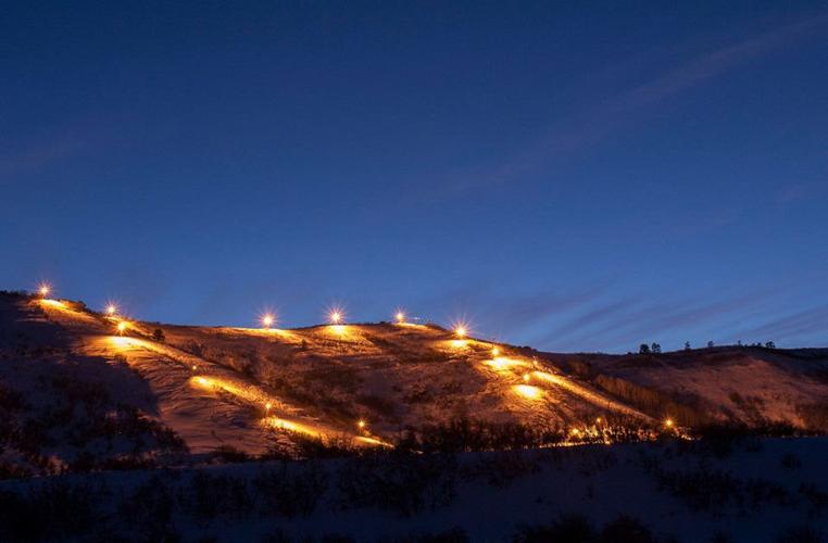 Colorado ski area suspends operations due to lack of snow