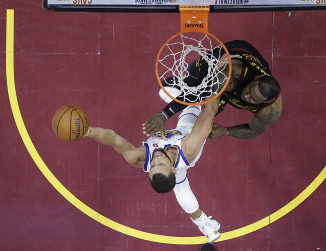 Warriors win 2nd straight title, sweep Cavs