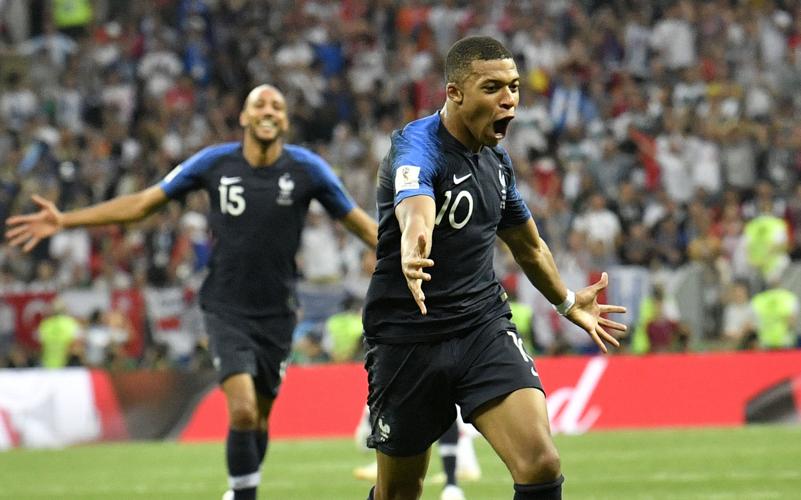 France wins 2nd World Cup title, beats Croatia
