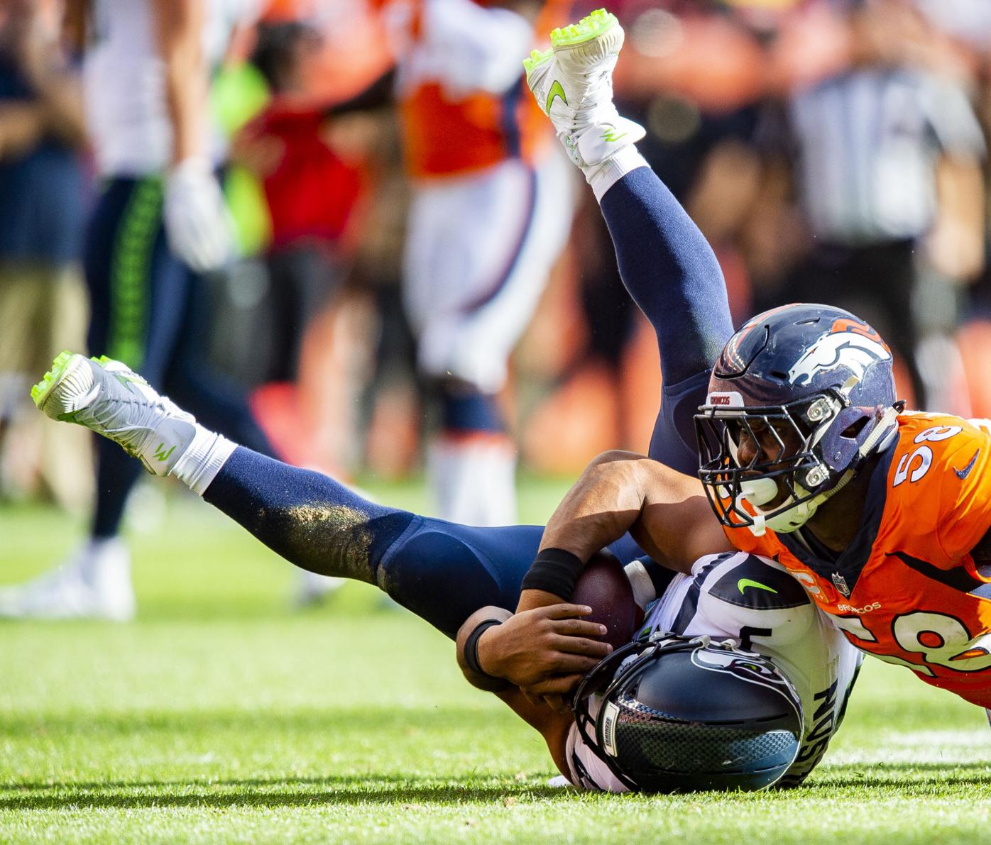 Woody Paige: Broncos’ Texas duo troubles Seahawks