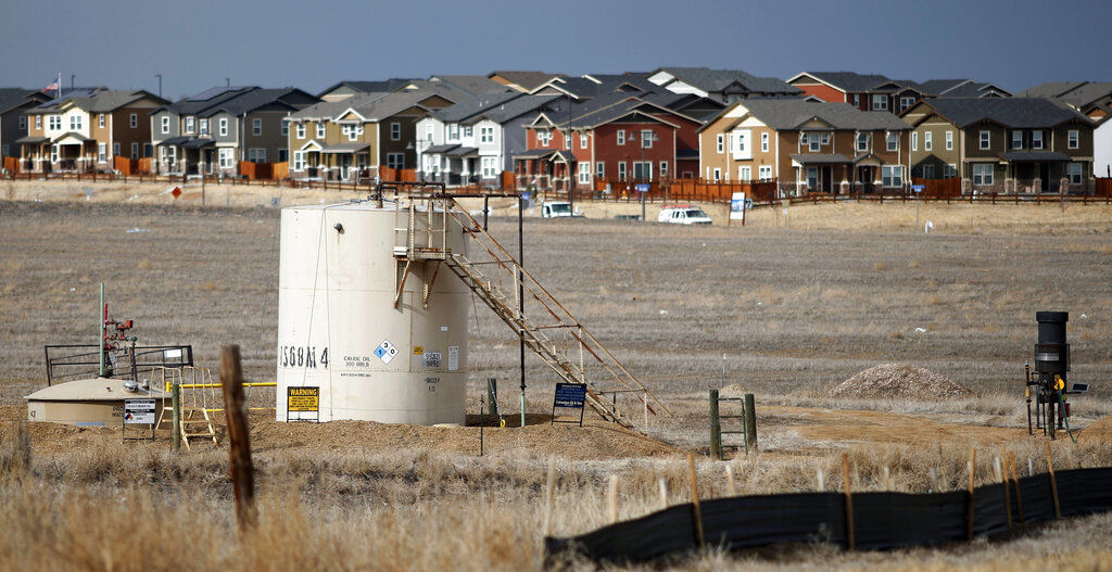 Colorado air-pollution regulators begin rulemaking for oil and gas emissions