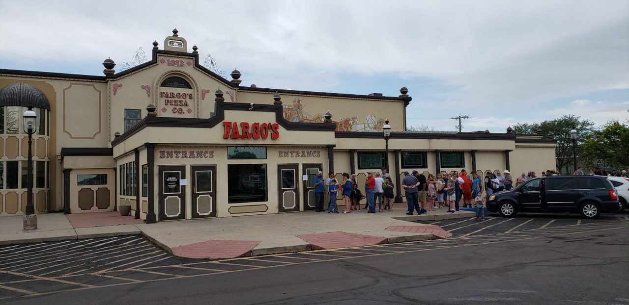 Fargo’s Pizza reopens to huge crowd after 6-month hiatus