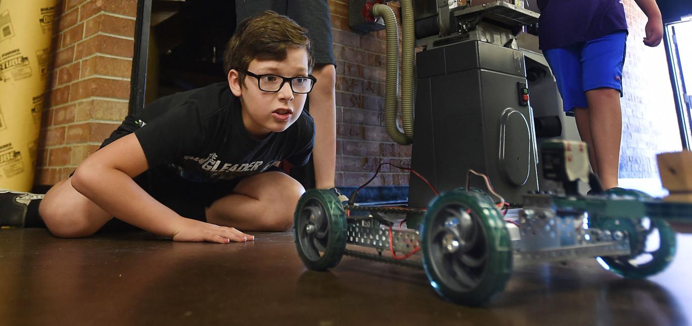 Widefield students build, program robots as part of new summer program