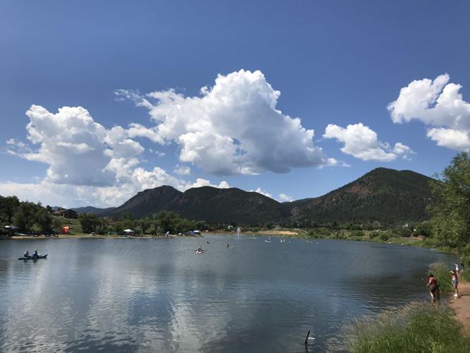 Happy Trails: A refreshing, scenic stroll around Palmer Lake’s main attraction