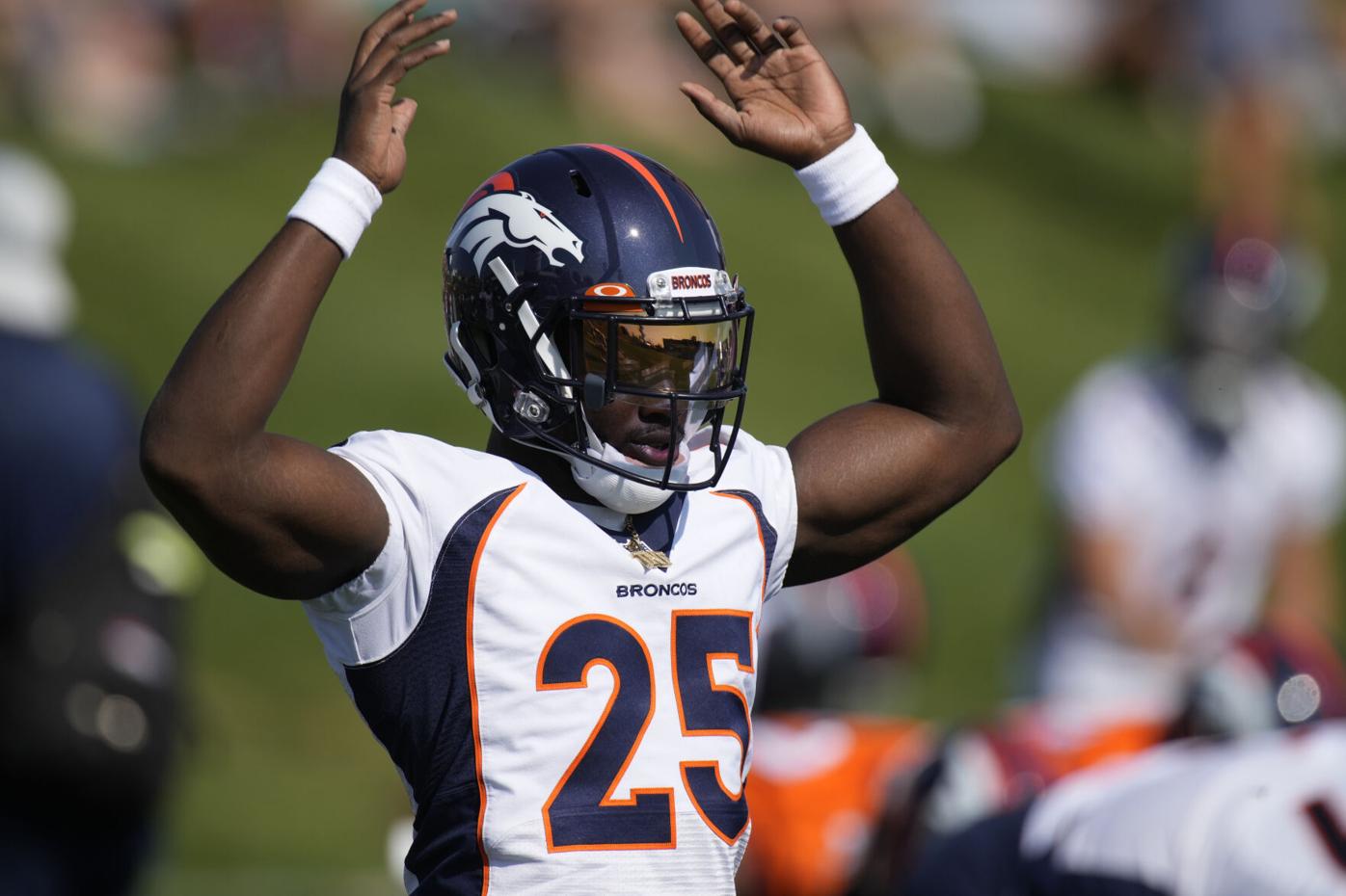 Broncos RB Melvin Gordon reflects on relationship with Phillip Lindsay: ‘It was in my head a little bit’