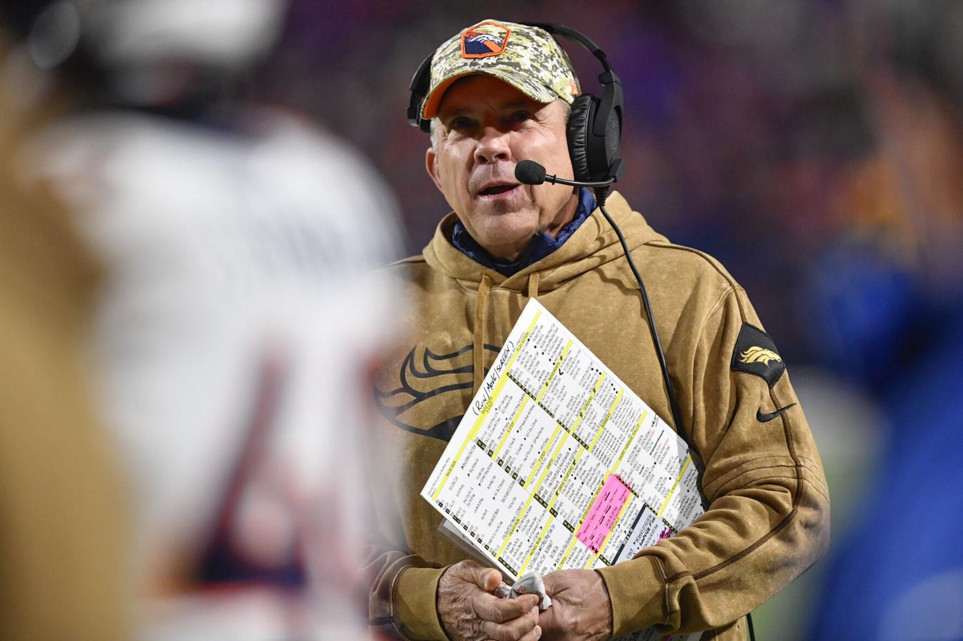 Woody Paige: Payton, Paton, Penner face a muddled flock of would-be QBs