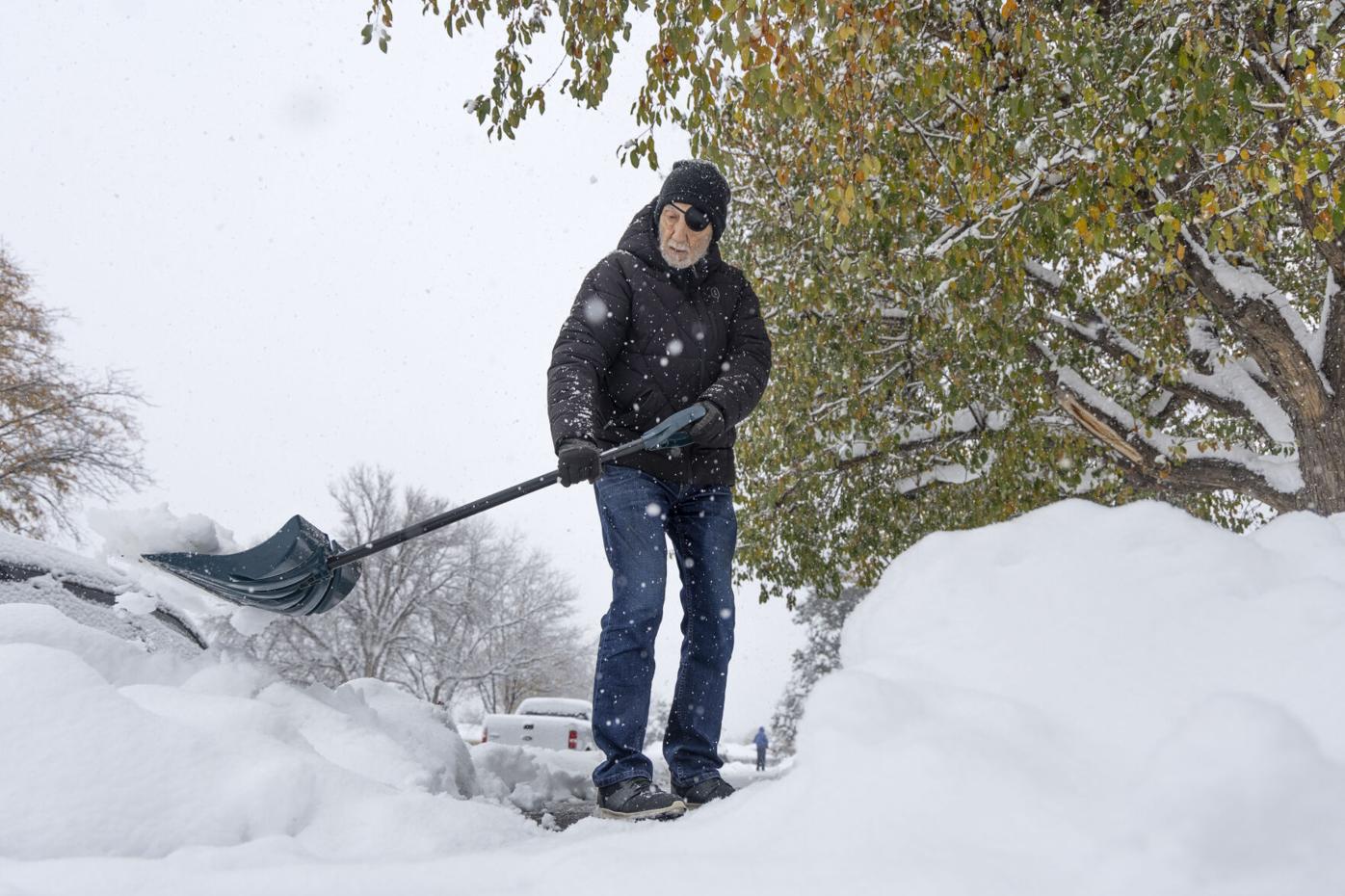 Colorado Springs weather: Sunny skies and light snow in the forecast