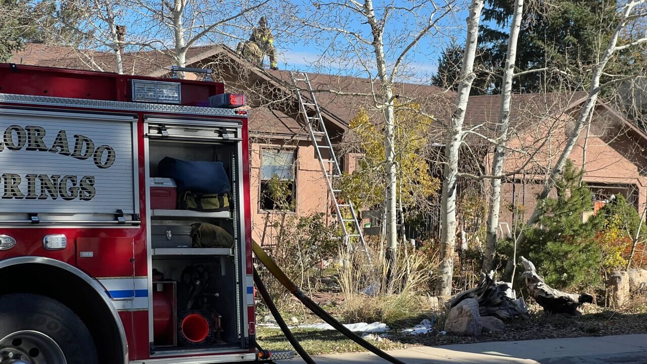 5 dogs die in Colorado Springs house fire
