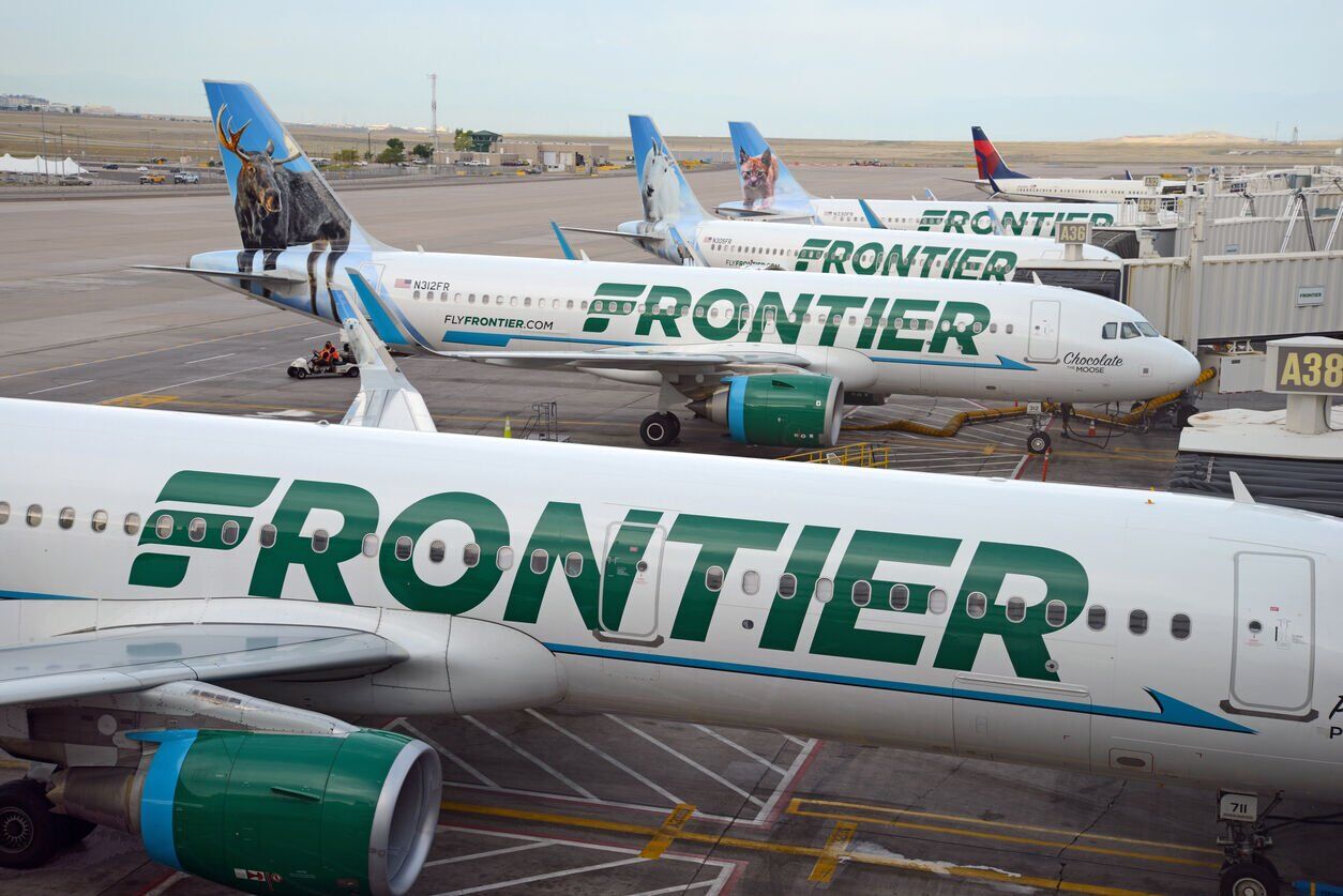 Frontier flight safely lands at DIA after threatening notes were found