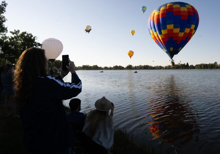 Colorado Springs Labor Day Lift Off features 70 balloons, Balloon Glo
