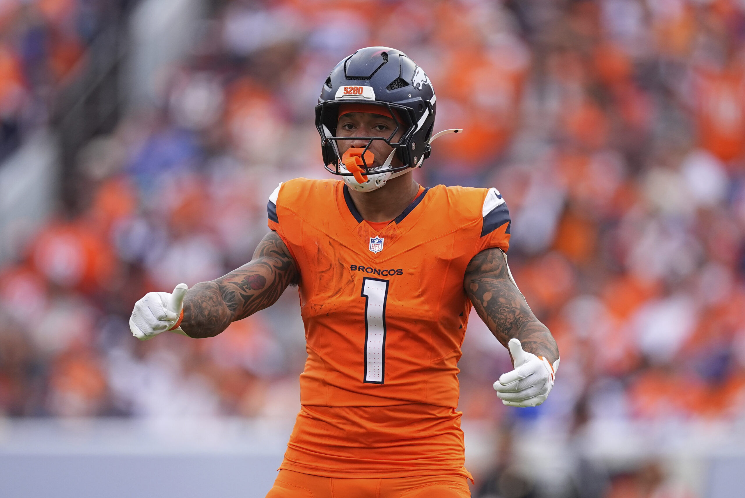Broncos TE Evan Engram returns to practice after missing game with back injury