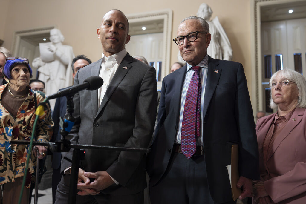 Shutdown standoff deepens ahead of crucial meeting at the White House