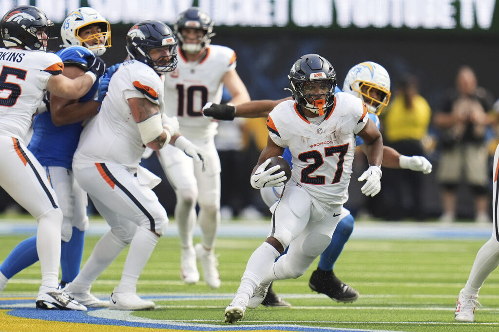 Final: Chargers 23, Broncos 20