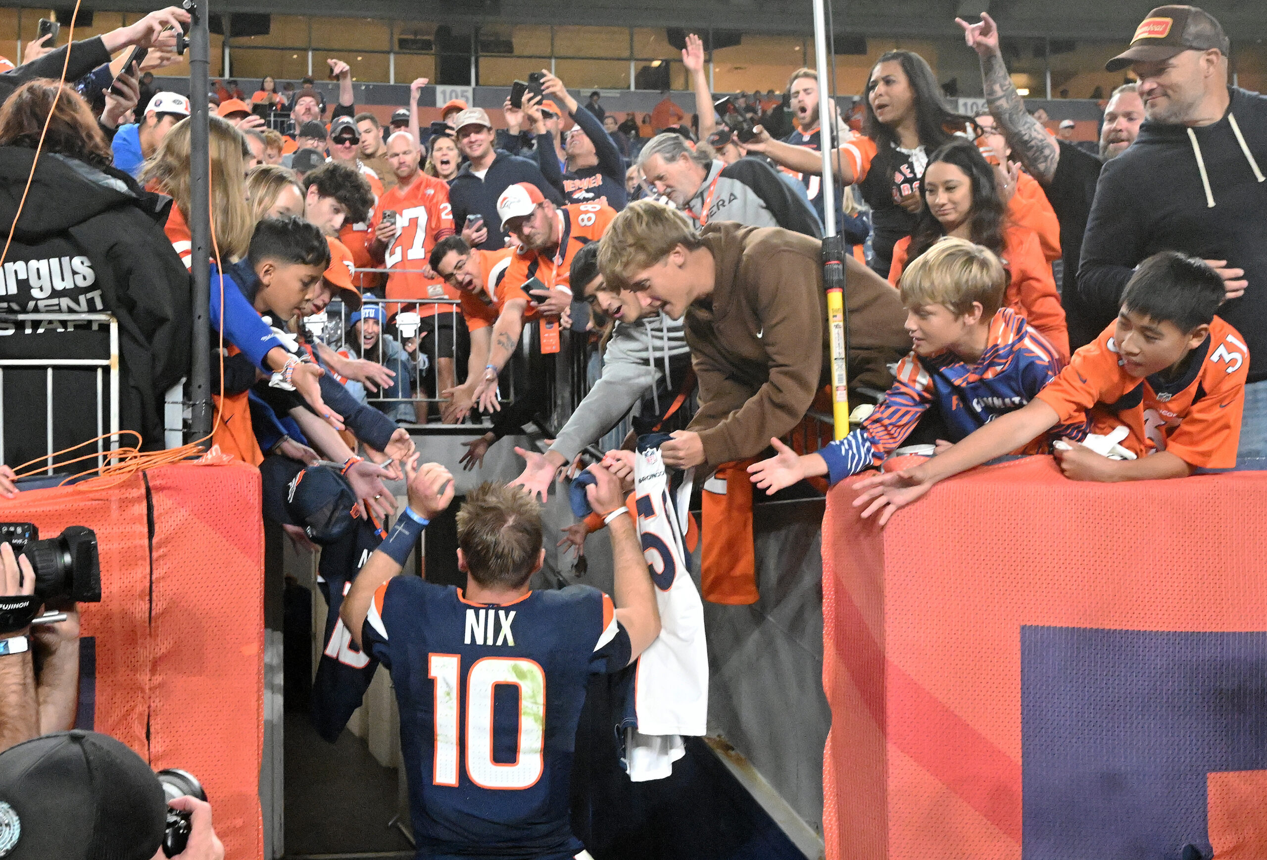 How to watch: Broncos at Eagles