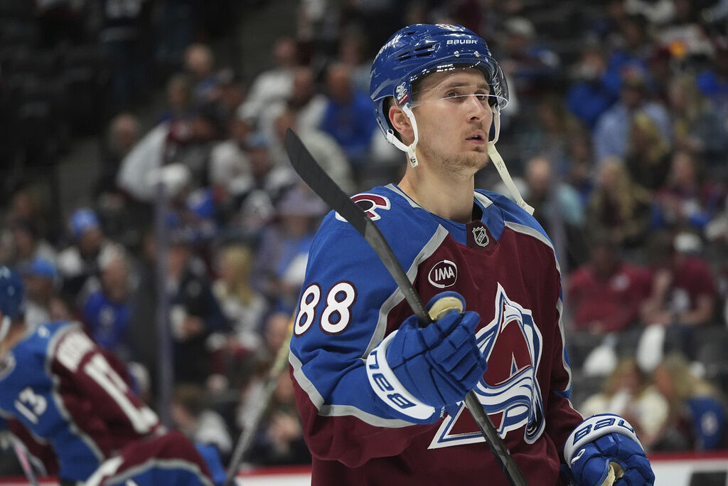 Ignoring noise of controversy, Martin Necas ready for next step toward NHL stardom | 2025-26 Avalanche Preview